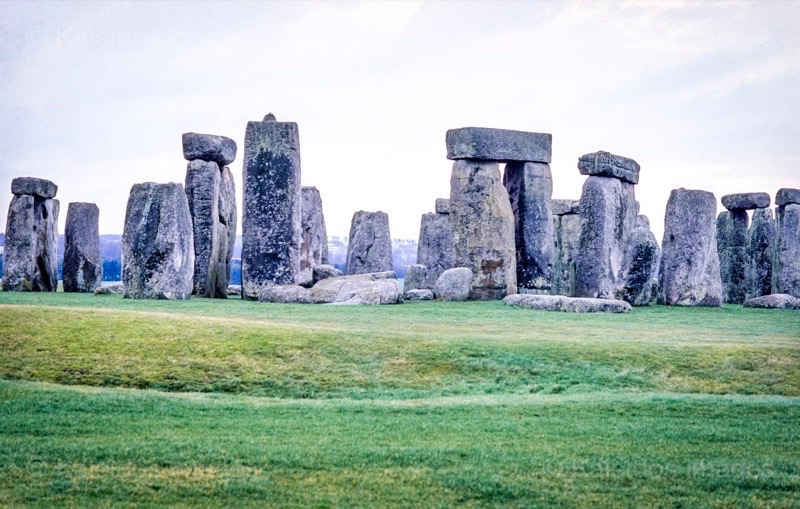 Stonehenge, megalith, prehistoric monument, Wiltshire, Salisbury, UNESCO, world heritage, neolithic, bronze age, stone circle, trilithons, sarsen stones, bluestones, solstice, astronomy, observatory, temple, rituals, archaeology, England, druids, ancient civilization, Tarek Charara, Kaleidos, Kaleidos images, La parole à l'image, heritage photography, visual documentation, archaeological photography, documentary imagery, cultural photography